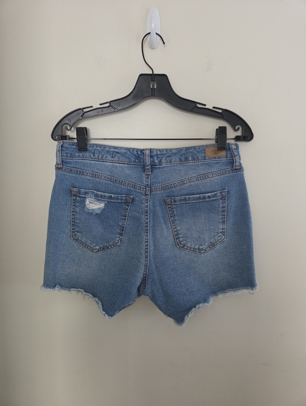 Women's Sofia Vergara Lila Distressed Denim Shorts Sz 4 - Picture 4 of 9